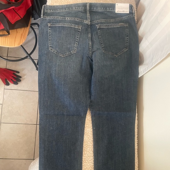 Eddie Bauer women’s jeans - Picture 2 of 3